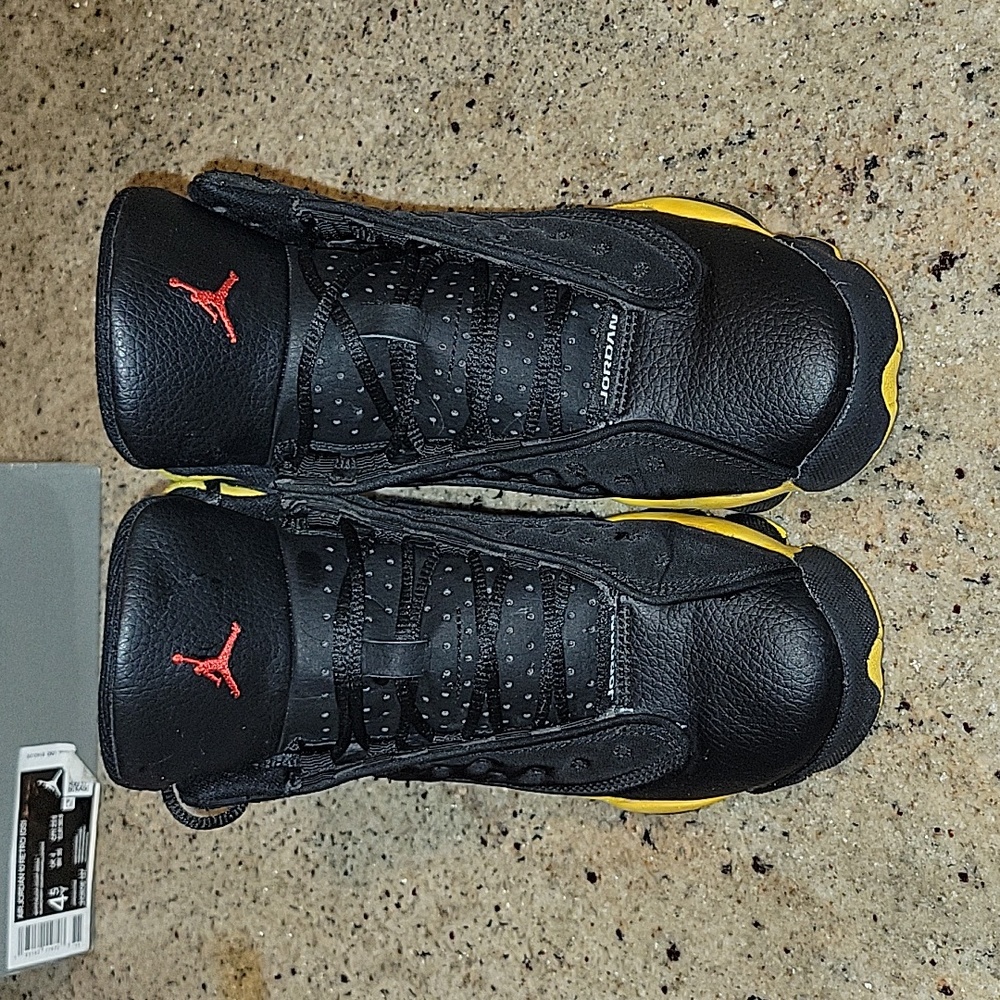 Jordan Retro 13 Black and yellow